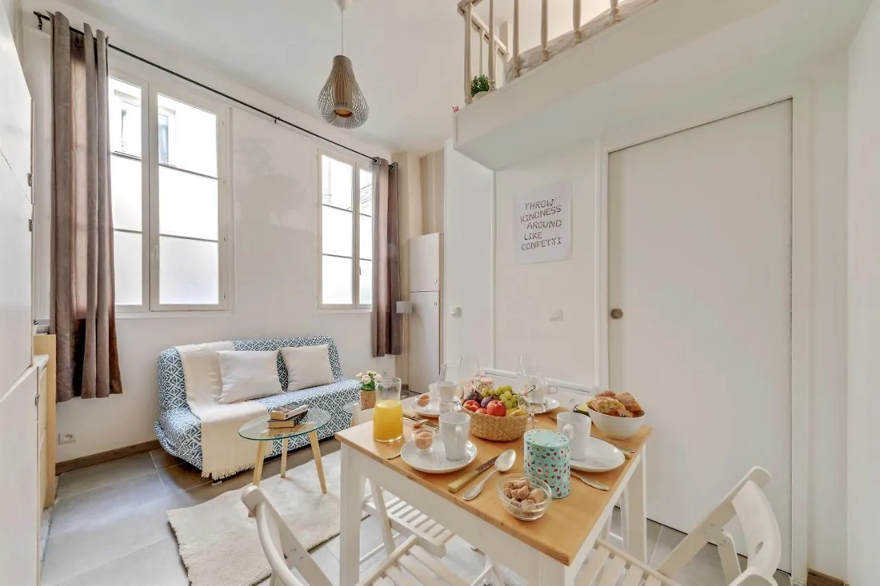 Charming & Cosy Flat In Heart Of Marais, 2Min Walk To Art & Metier Museum Apartamento París